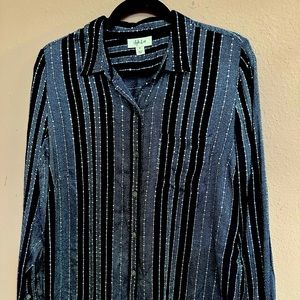 Ladies Style & Co. Sparkly blouse.  Size M